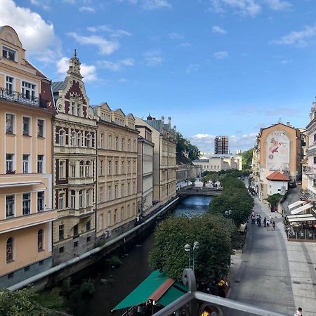Pension Drei Rosen Karlsbad Buitenkant foto