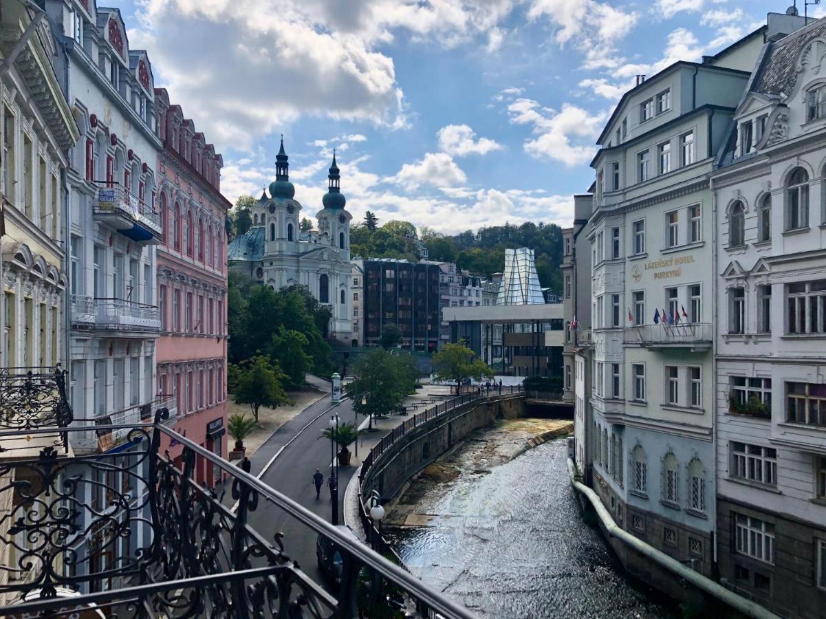Pension Drei Rosen Karlsbad Buitenkant foto