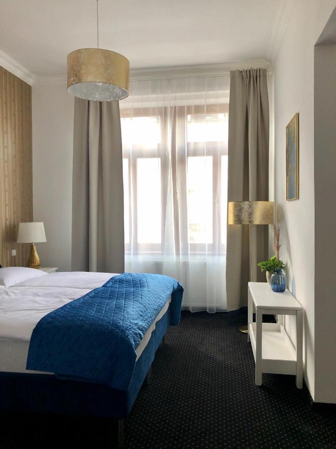 Pension Drei Rosen Karlsbad Buitenkant foto