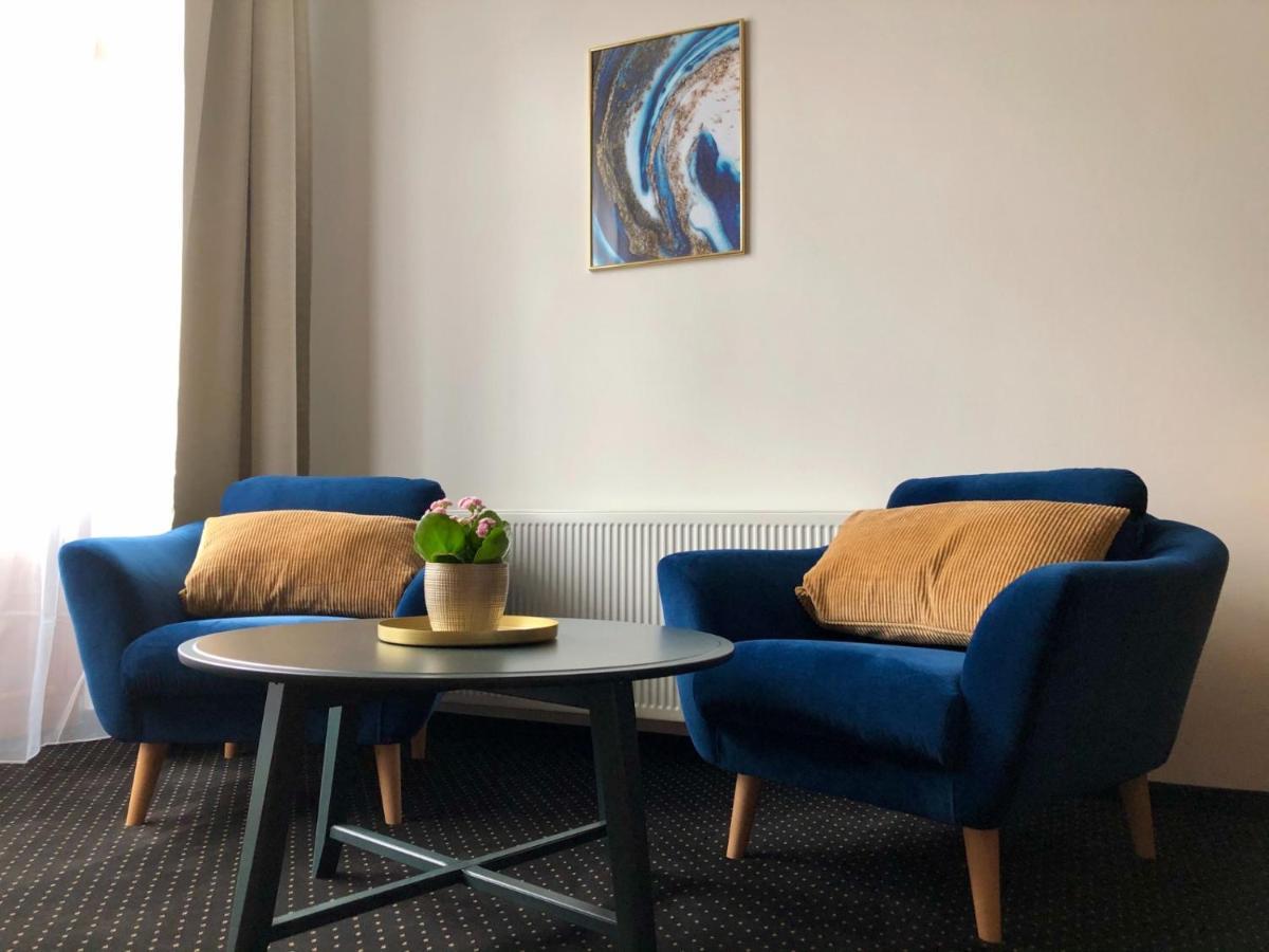 Pension Drei Rosen Karlsbad Buitenkant foto