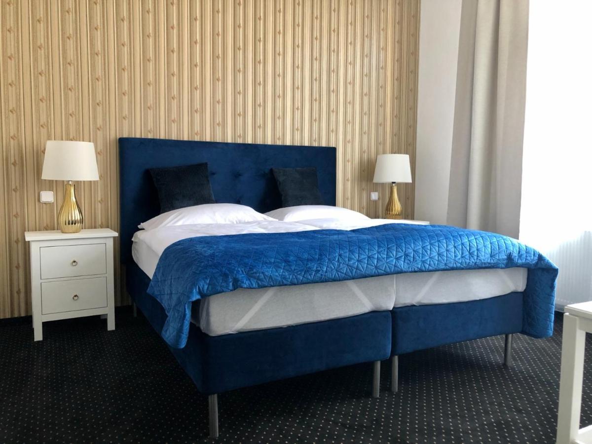 Pension Drei Rosen Karlsbad Buitenkant foto