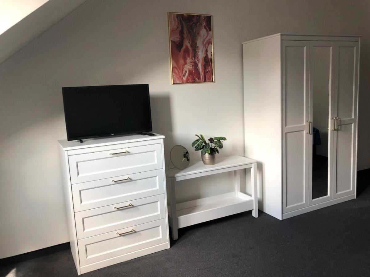 Pension Drei Rosen Karlsbad Buitenkant foto
