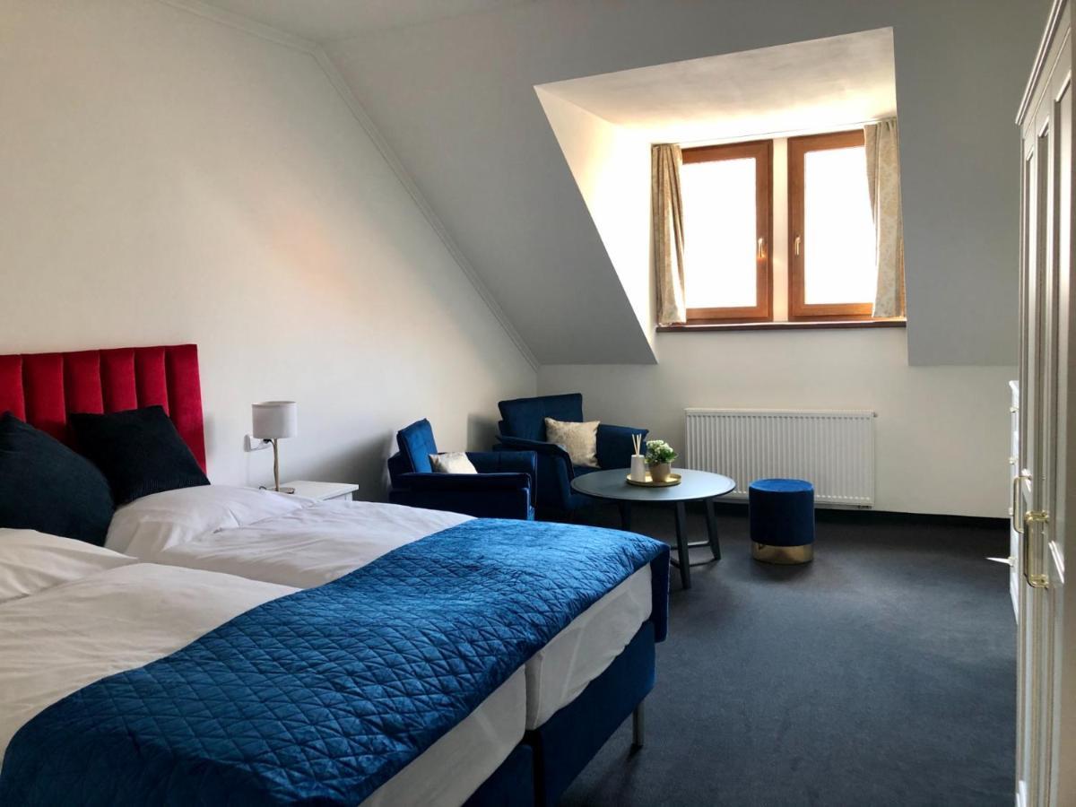 Pension Drei Rosen Karlsbad Buitenkant foto