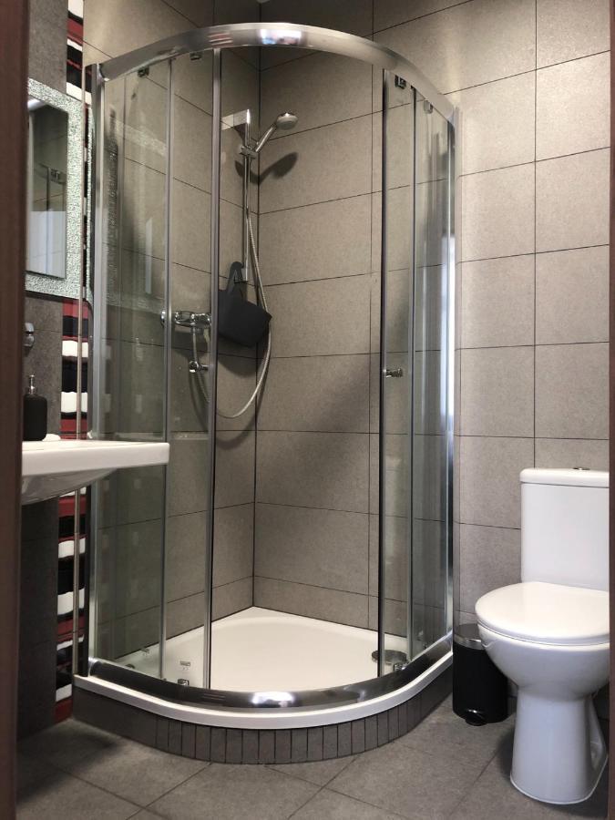 Pension Drei Rosen Karlsbad Buitenkant foto