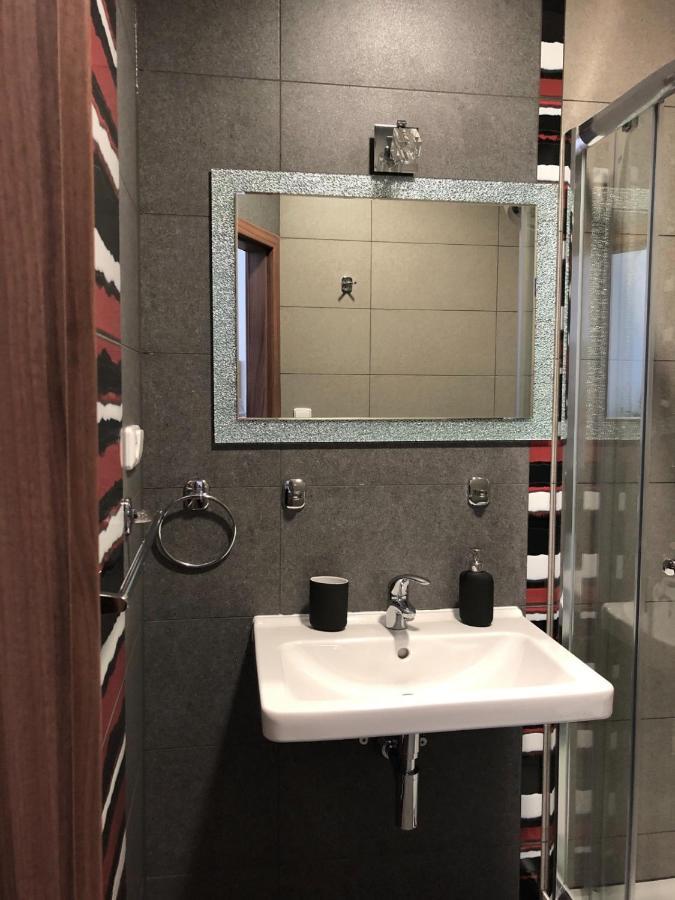 Pension Drei Rosen Karlsbad Buitenkant foto